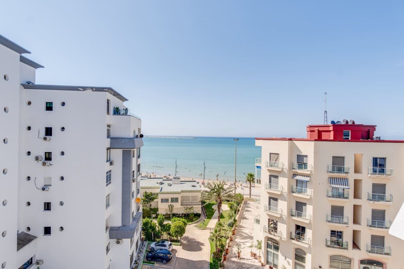 Beachfront Apartment with Sea View in Malabata