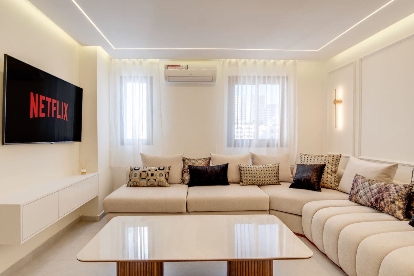 Beachfront Apartment with Sea View in Malabata
