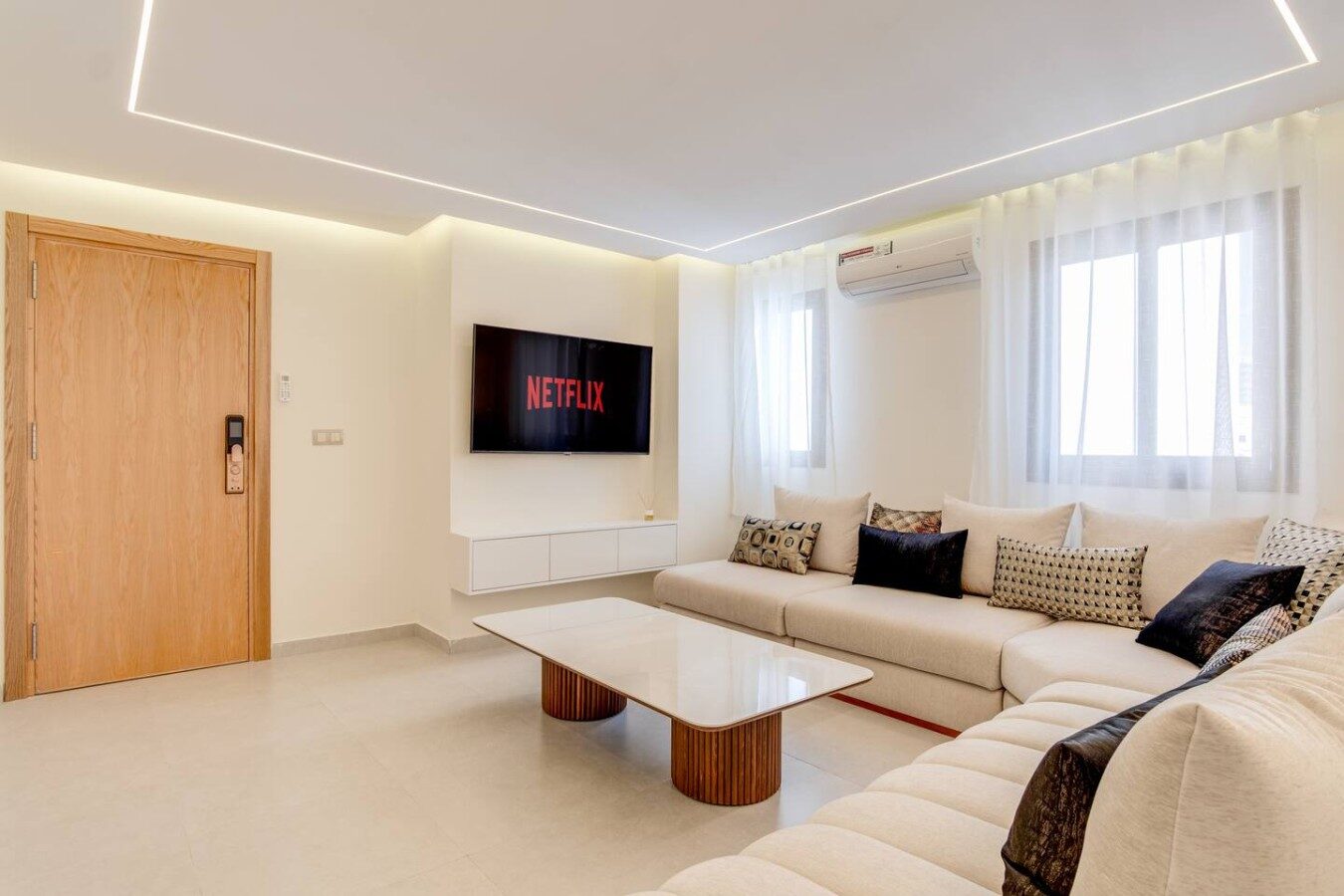Beachfront Apartment with Sea View in Malabata