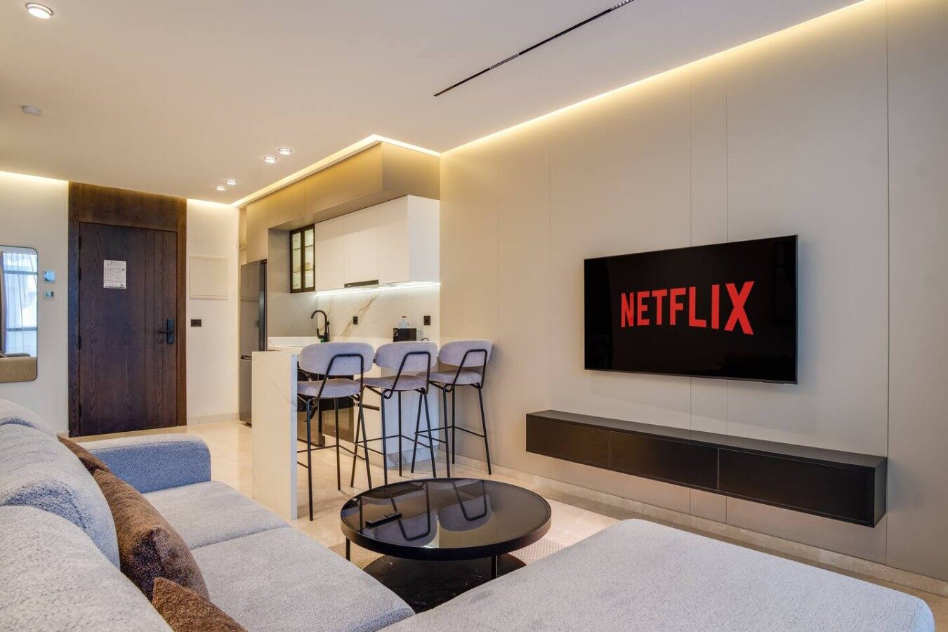 Elegante apartamento junto a la playa con vista parcial al mar
