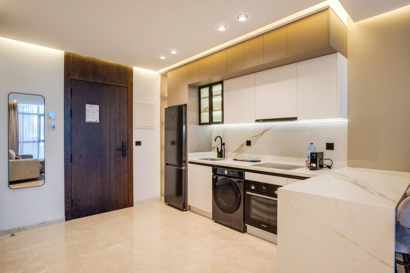 Moderne strandappartement met gedeeltelijk zeezicht