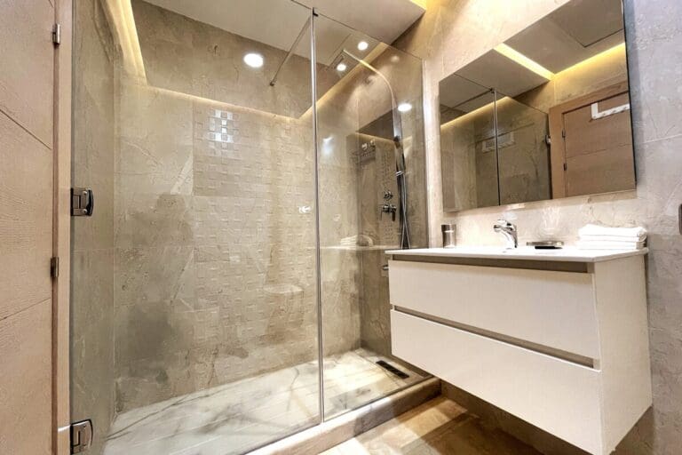 Full bathroom