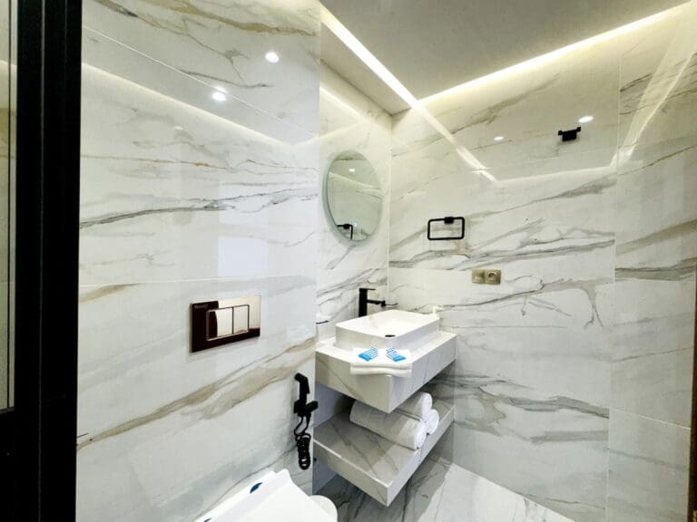 Full bathroom
